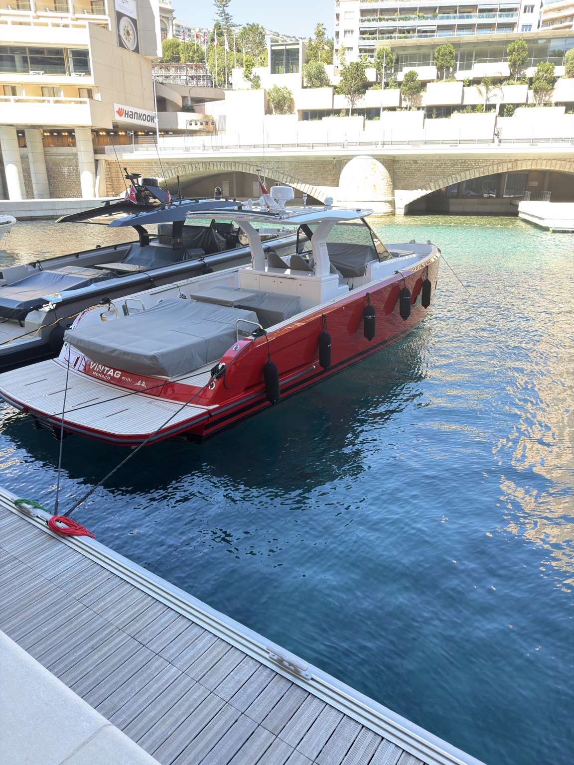 Spacious aft sunpad and dining area